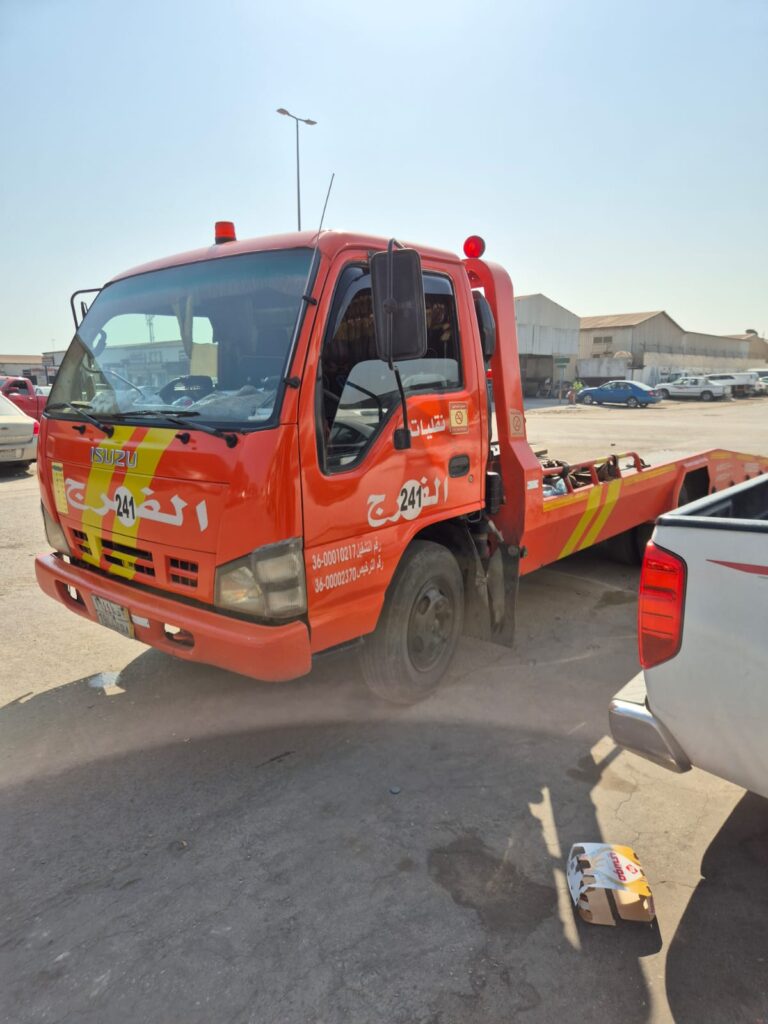 خدمة المساعدة على طريق في الجبيل الصناعية البلد